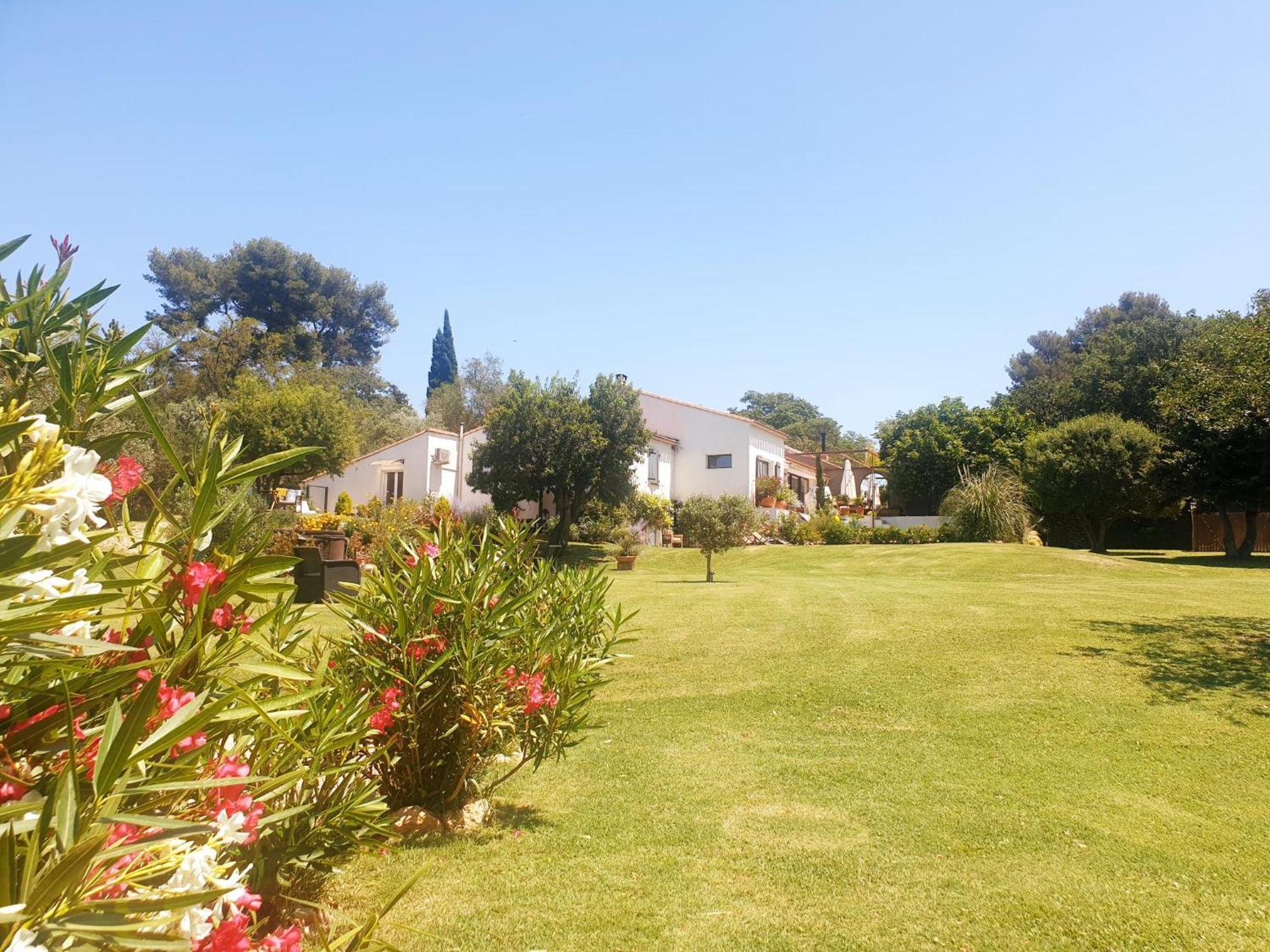 Les Prairies De Fenestrelle Spa & Piscine Au Calme Aubagne Exterior photo